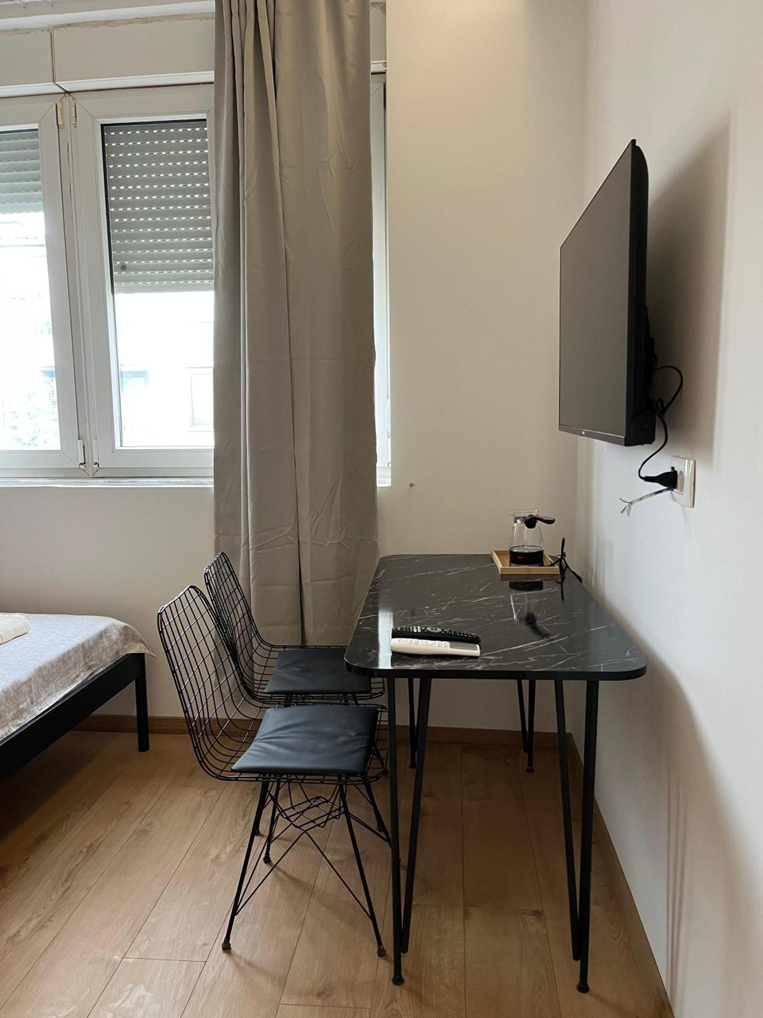 Olive Centre Apartment Skopje Buitenkant foto
